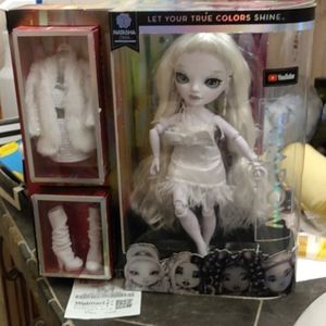 Shadow High Fashion Doll Natasha Zima YouTube White with Extra Outfit New in Box